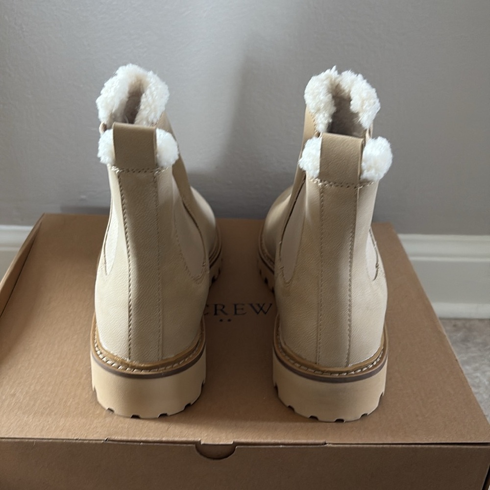 NWT J Crew Sherpa-Lined Chelsea boots, size 8.5 - Picture 4 of 6